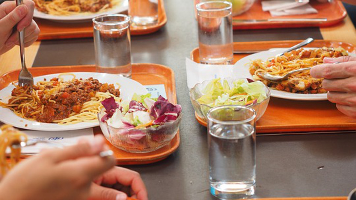 Wirte kochen für Kinder